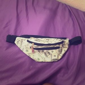 3 pocket money fanny pack